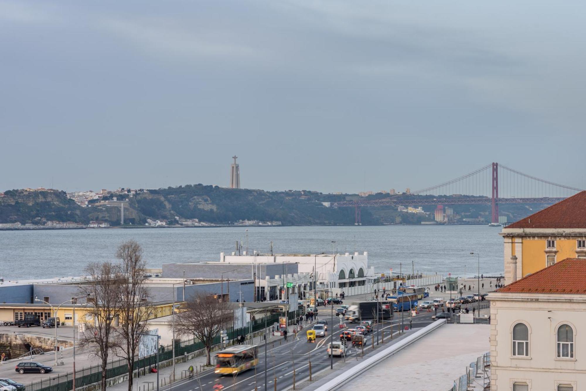 Aurea Museum By Eurostars Hotel Company Lisbon Exterior photo View of the Tagus River from the Praça do Comércio